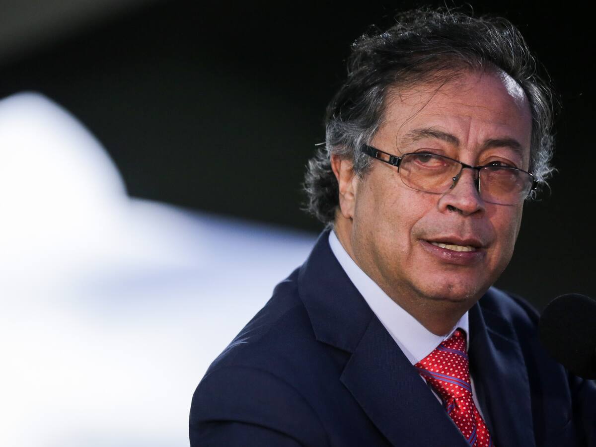 Petro defiende su propuesta de salir a las calles para apoyar las reformas sociales