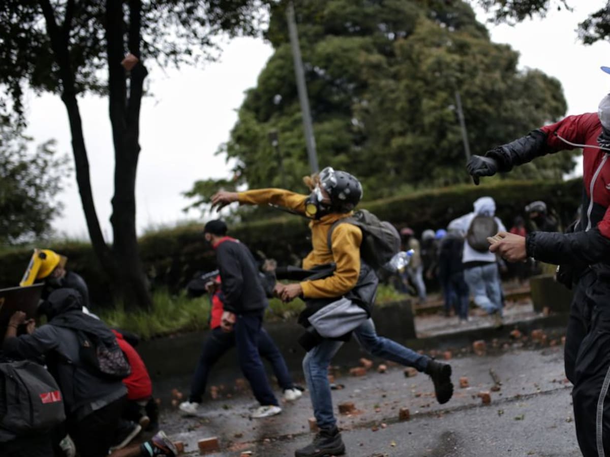 Marchas del 20 de Julio dejaron policías heridos y varias capturas