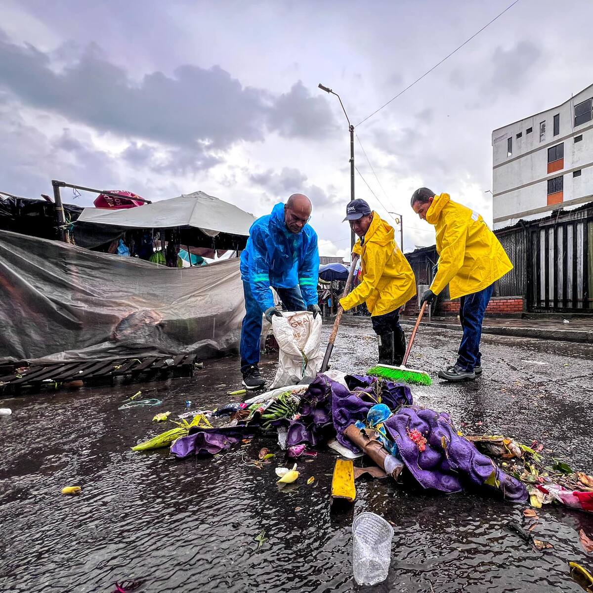 Inundaciones en calles de Armenia, mala disposición de basuras y falta cultura ciudadana