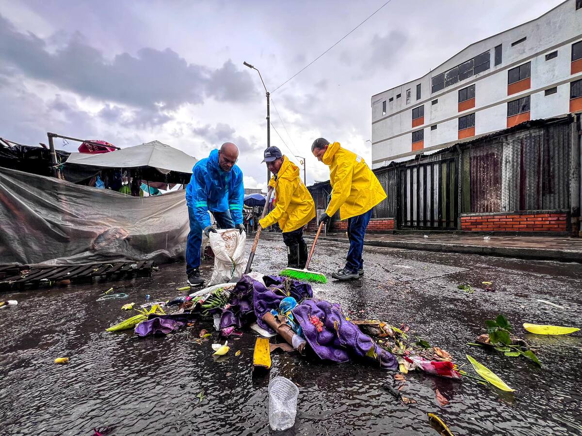 Inundaciones en calles de Armenia, mala disposición de basuras y falta cultura ciudadana