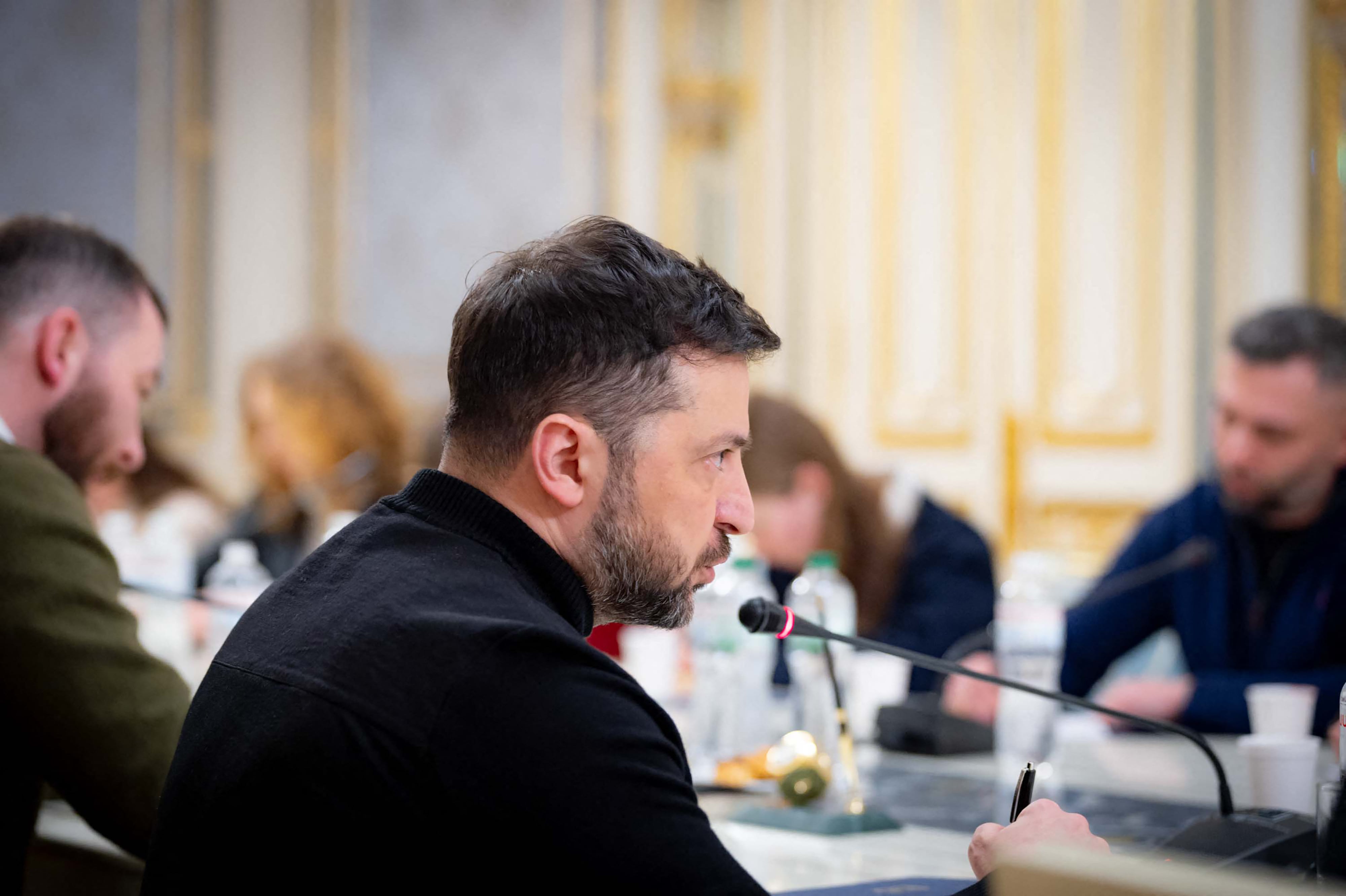 Zelenski dijo que no tolerará que Washington y Moscú hagan acuerdos a espaldas de Kiev. Foto: AFP.