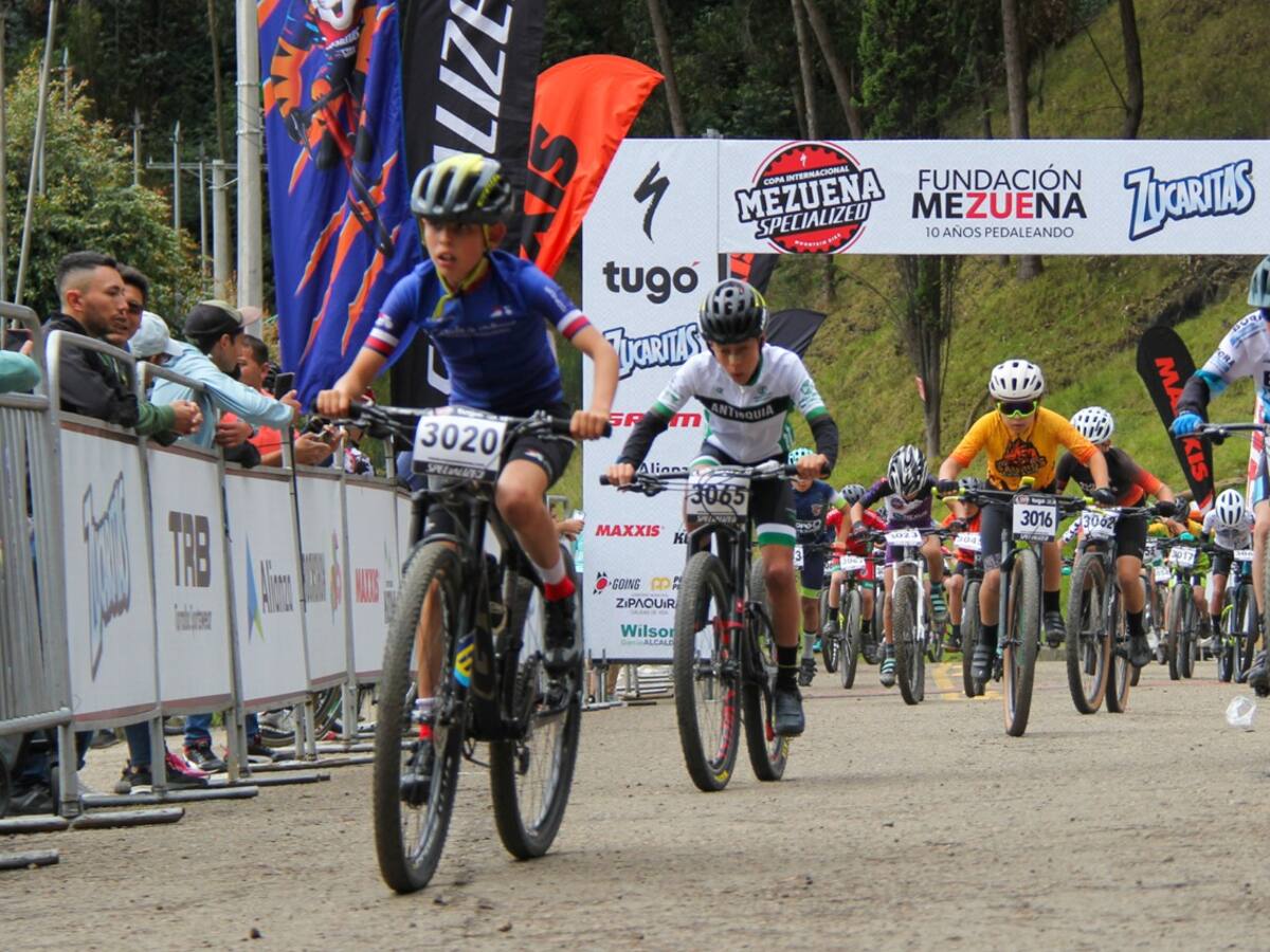 Fundación Mezuena recibe donación de bicicletas para la formación de jóvenes talentos