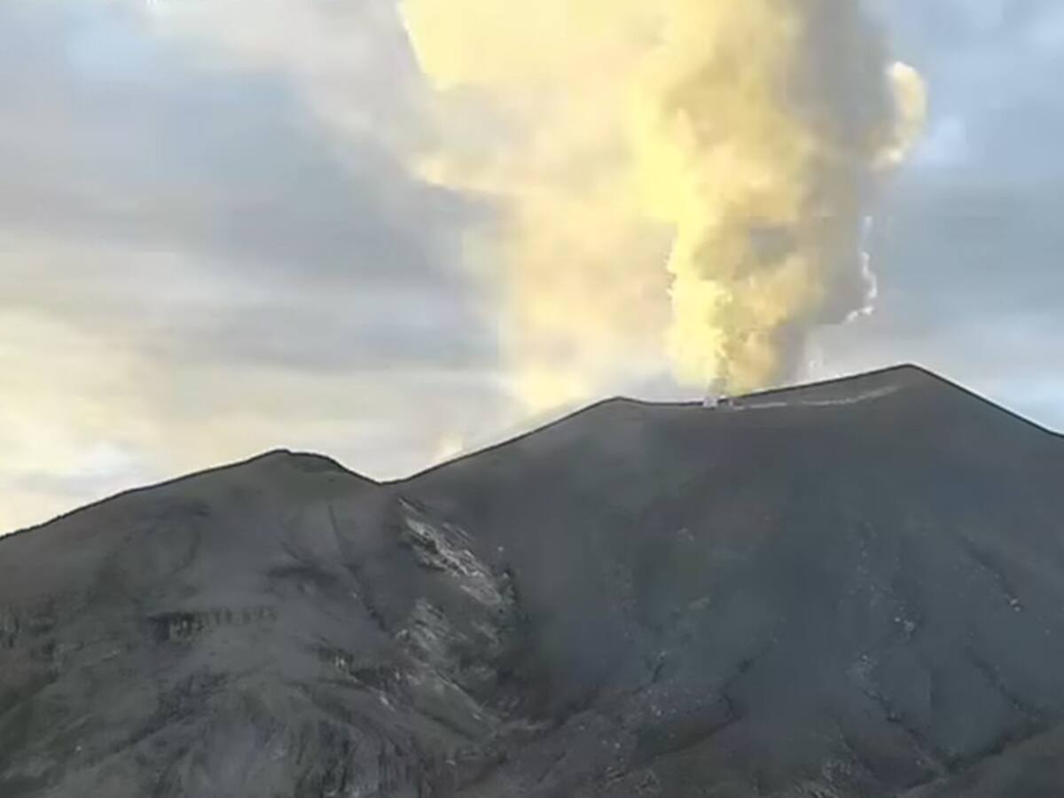 Autoridades mantienen monitoreo permanente tras alerta naranja de volcán Puracé y evalúan evacuación