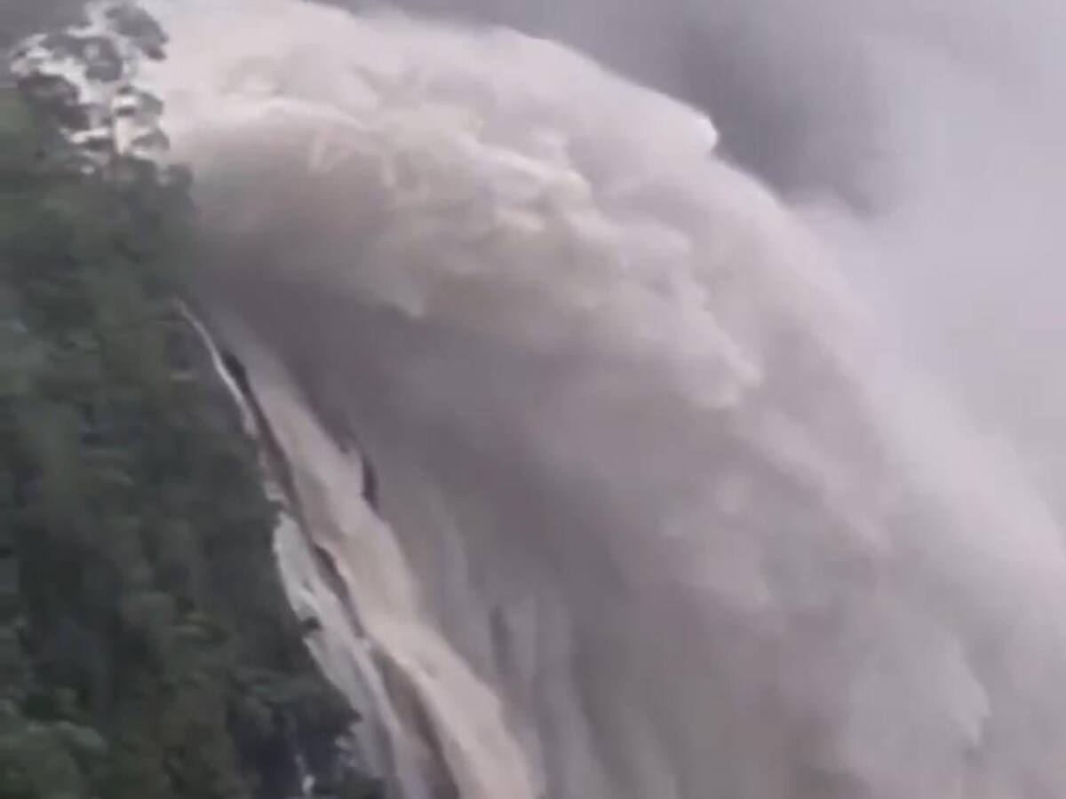 ¿Por qué se hizo la descarga del embalse La Esmeralda de la hidroeléctrica Chivor en Boyacá?