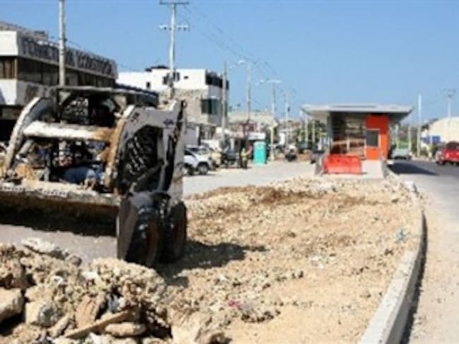 El actual puente sobre el mercado no resistiría el peso de articulados. Foto: El Tiempo