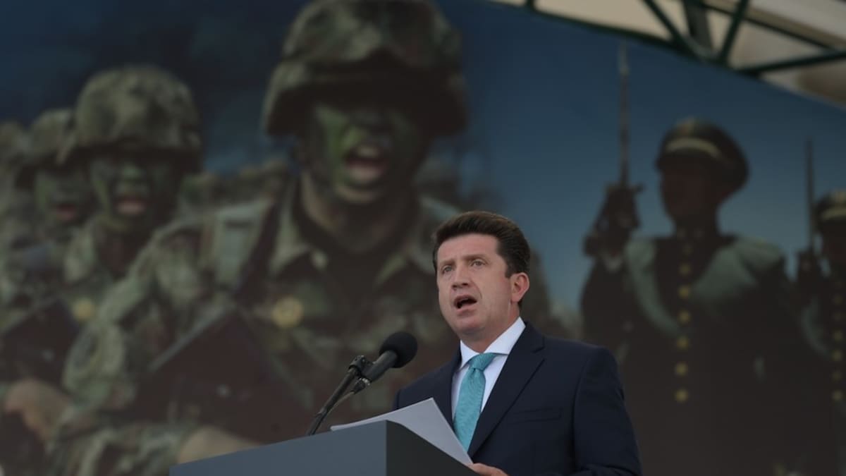 Moción de censura al ministro de Defensa: ¿qué opinan los congresistas?