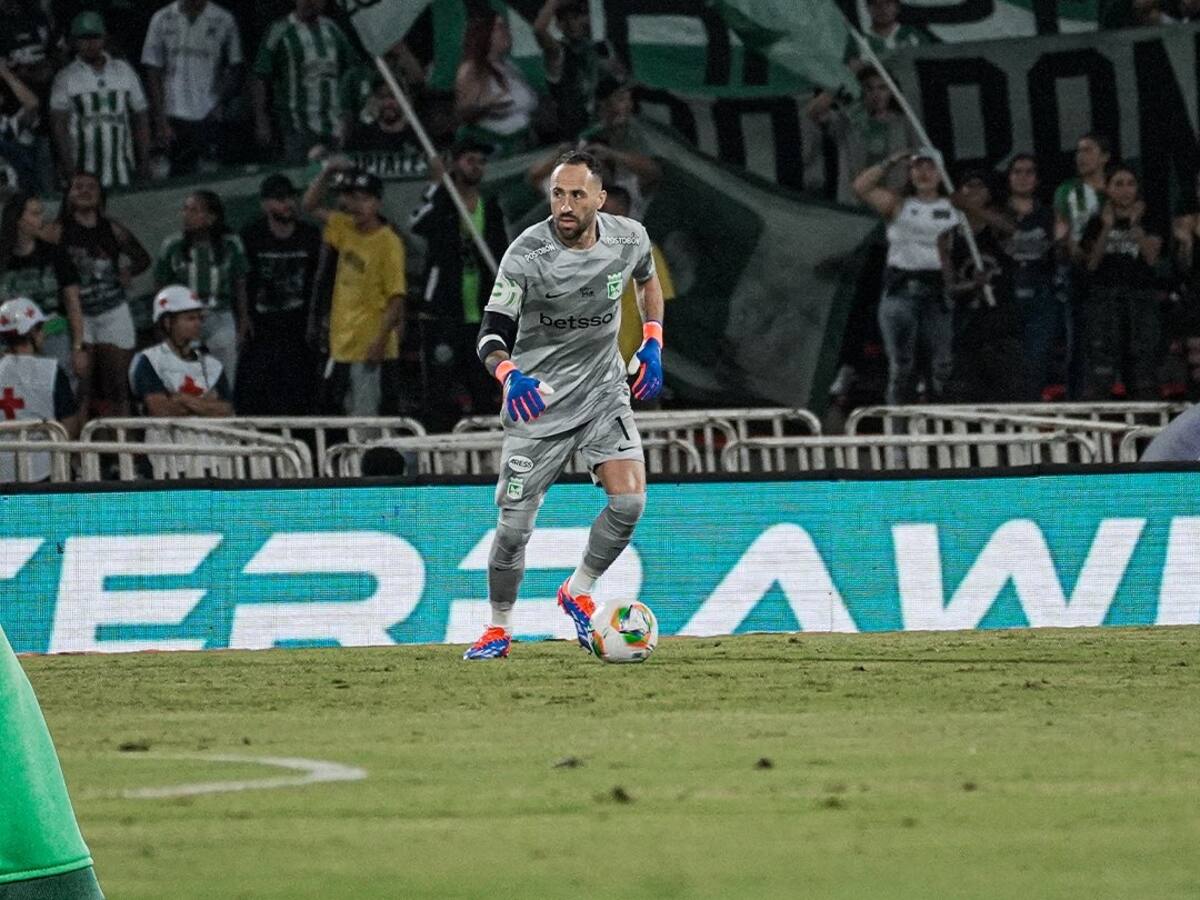 David Ospina sufre nueva lesión en Atlético Nacional: esto dijo el técnico Efraín Juárez
