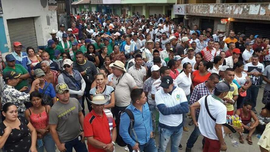 Con plantón, comunidad del nordeste radicada en Medellín apoyará paro minero. Foto: Mesa Minera Nordeste