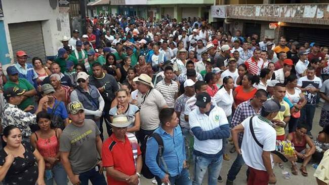 Con plantón, comunidad del nordeste radicada en Medellín apoyará paro minero. Foto: Mesa Minera Nordeste