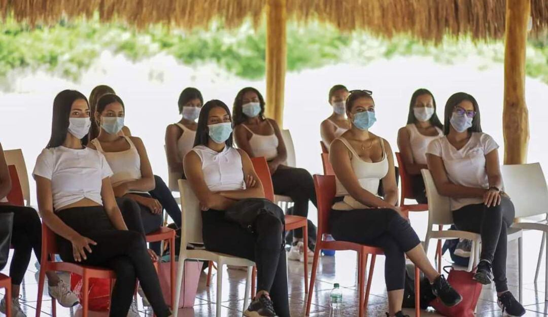 Las candidatas participaron en charla de “Derechos humanos de las mujeres y prevención de violencias”