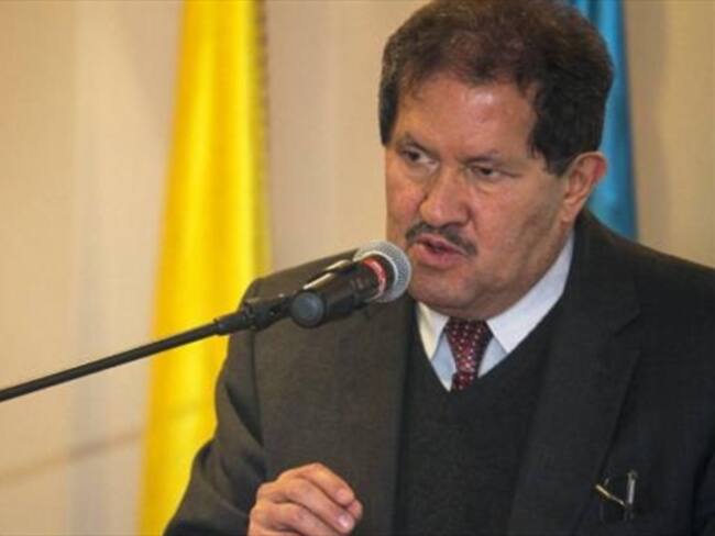 Ojalá Angelino Garzón sea candidato en regionales de 2015: Mininterior