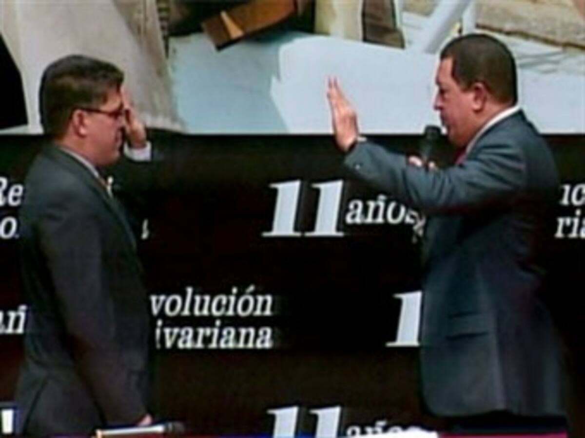 Chávez toma juramento a nuevo vicepresidente y nombra dos nuevos ministros