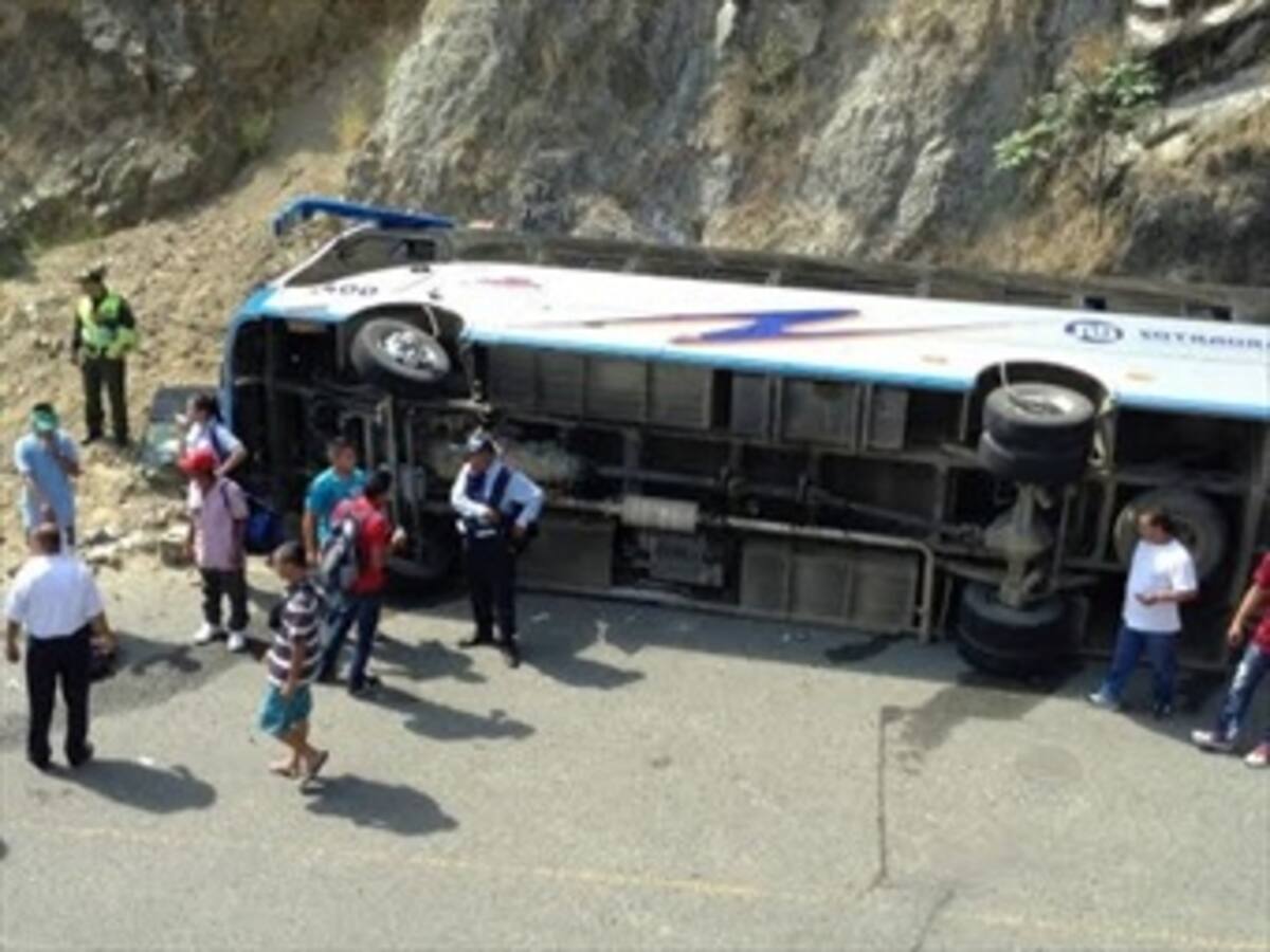 Veinte heridos deja un accidente de tránsito en la vía Medellín a la costa