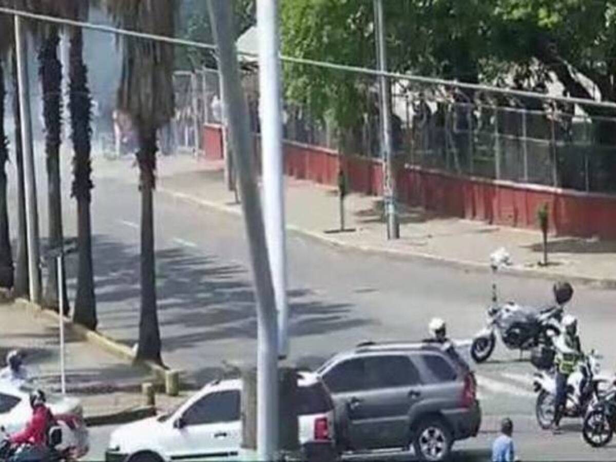 Tres uniformados heridos durante disturbios en Univalle