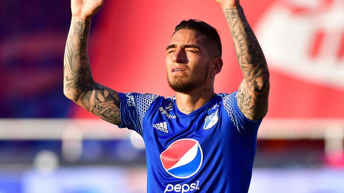 Llorando se despidió 'Chicho' Arango: "Espero volver y darles la estrella"