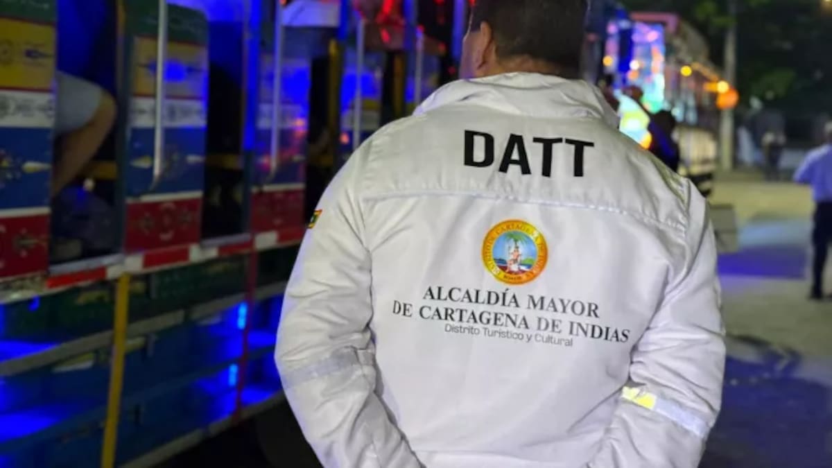 Operativos nocturnos contra mal parqueo en el centro histórico de Cartagena: 48 motos inmovilizadas