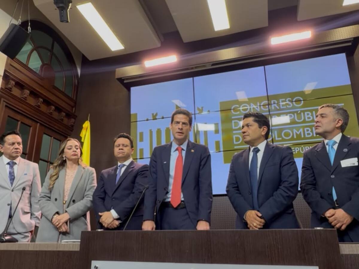 Gobierno radica proyecto de ley antitrámites para destrabar la creación de empresas y reducir costos