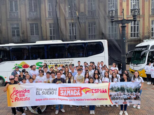 La Banda Sinfónica de Samacá se tomó la Plaza de Bolívar de Bogotá en busca de apoyo económico