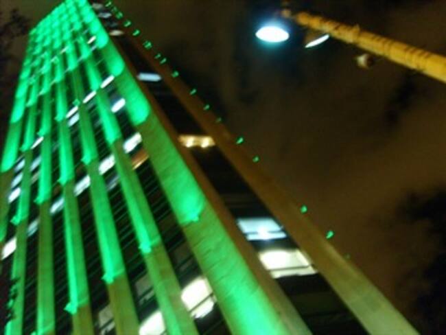 Edificios emblemáticos de Bogotá 'bajarán los tacos' en pro del ambiente mundial