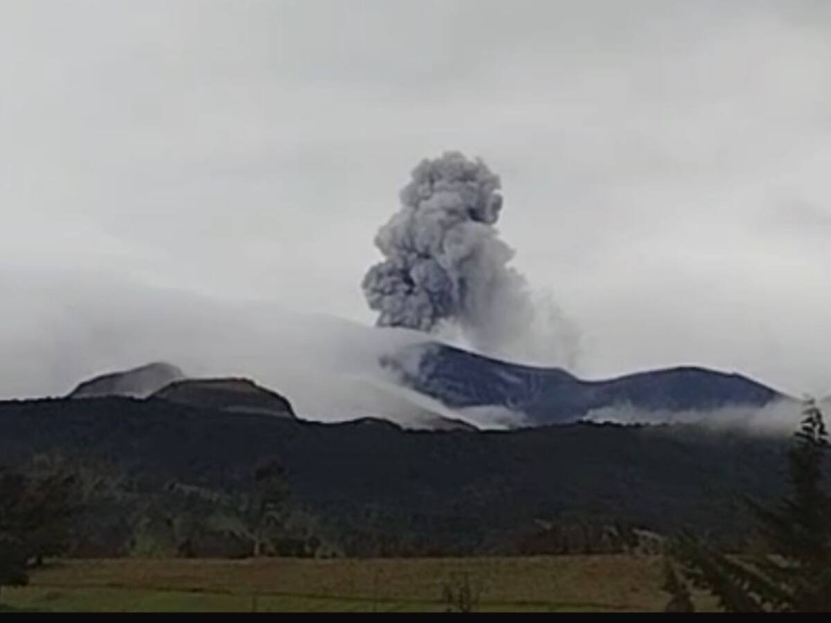 Volcán Puracé registra emisiones que superan los 700 metros: se mantiene la alerta naranja