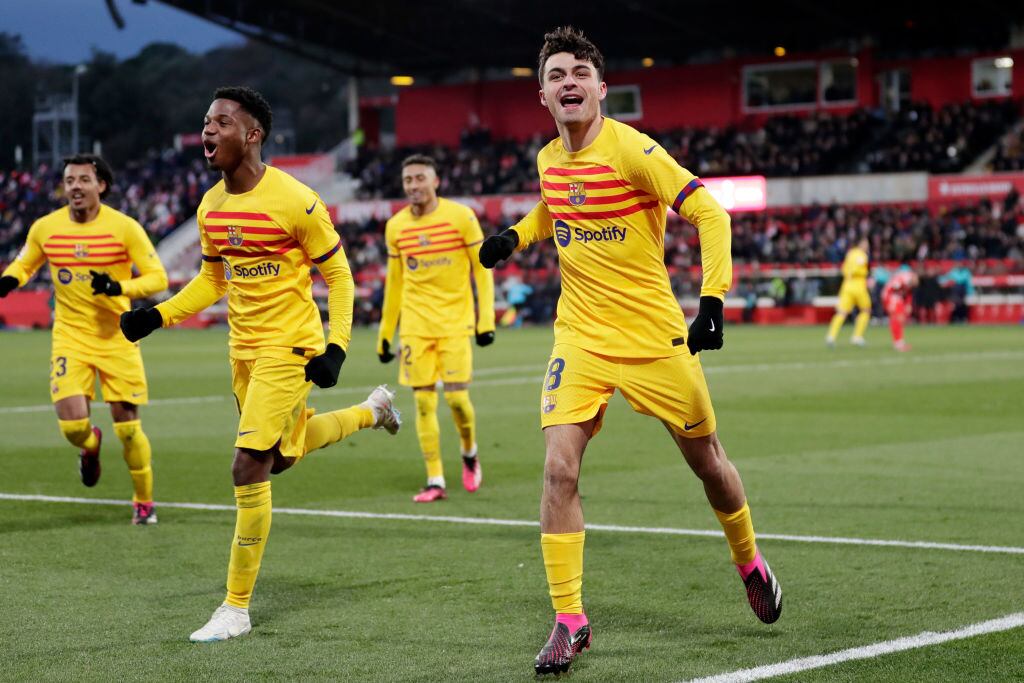 Pedri Gonzalez celebra el gol para el Barcelona ante el Girona (Photo by David S. Bustamante/Soccrates/Getty Images)
