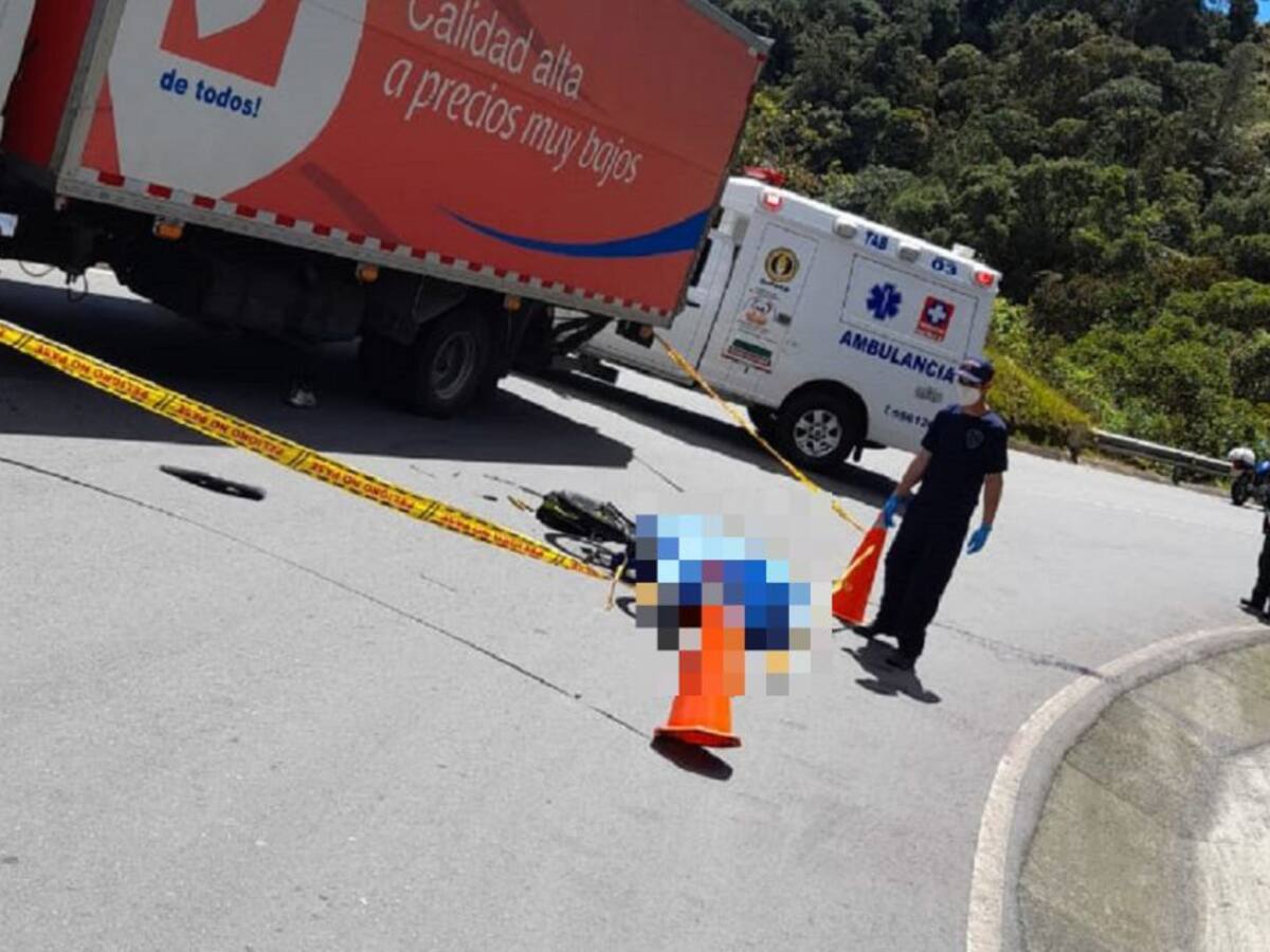 Un joven murió al chocar contra un camión cuando practicaba gravity bike