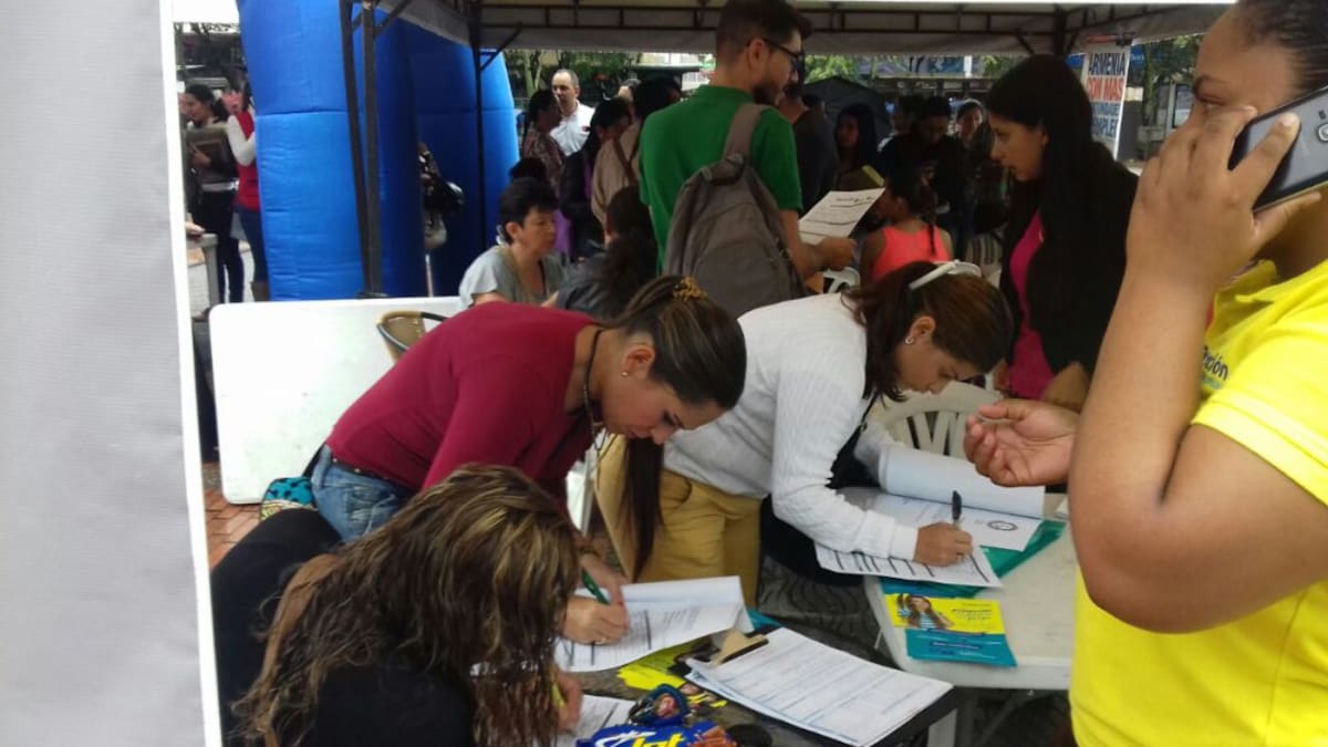 Corficolombiana: La tasa de desempleo de diciembre de 2023 en Colombia se ubicó en 10%