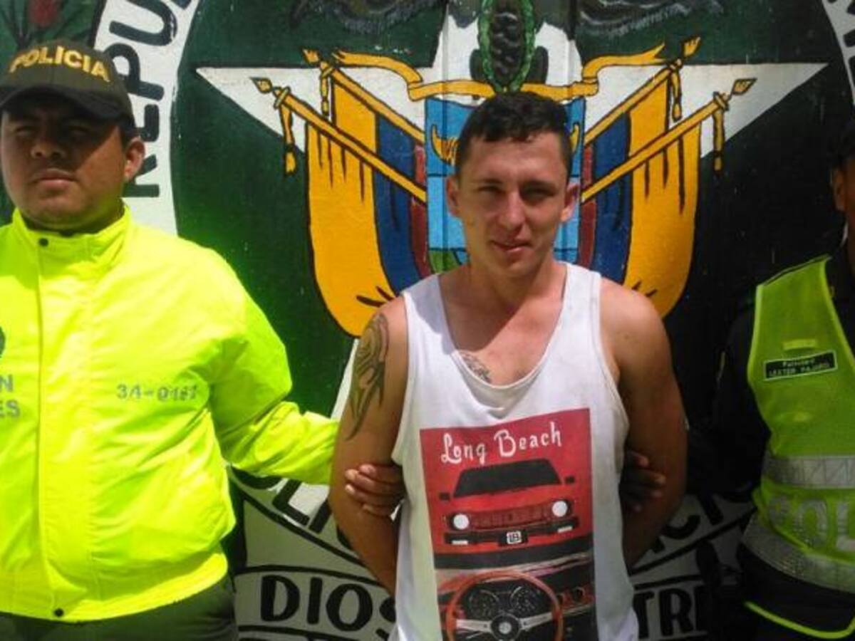 Policía recupera piezas de corona hurtada a la virgen en la iglesia de Río de Oro, Cesar