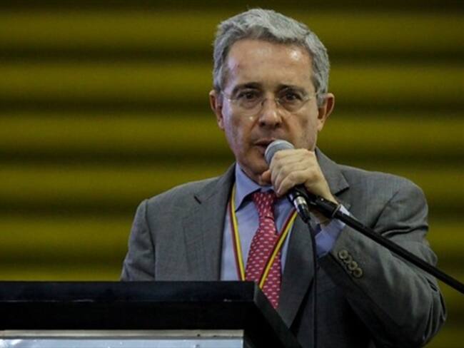 Uribe propone concentración inmediata de guerrilla para mantener diálogos