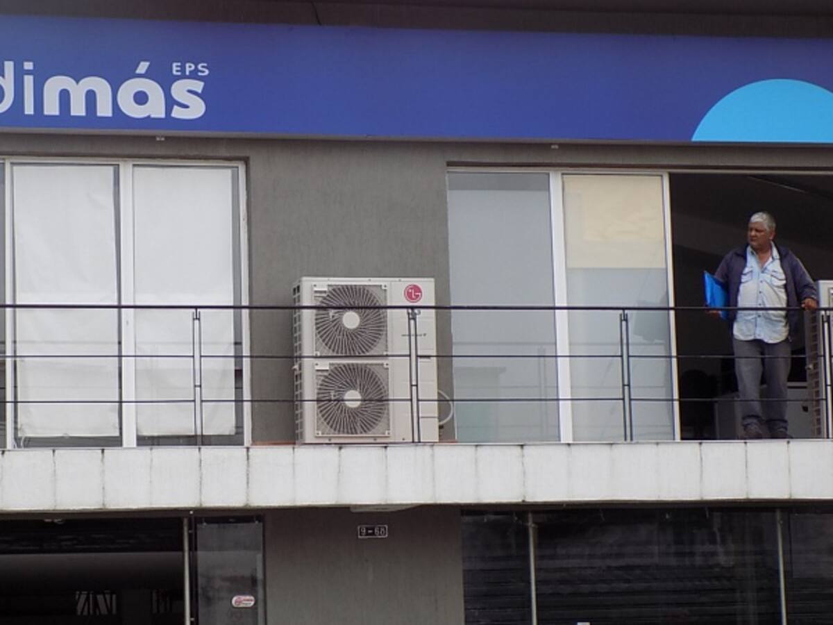 Ordenan arresto a directivo de Medimás