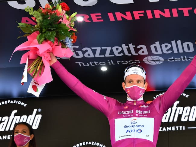 Arnaud Démare alcanzó su tercera victoria en la etapa 7 del Giro