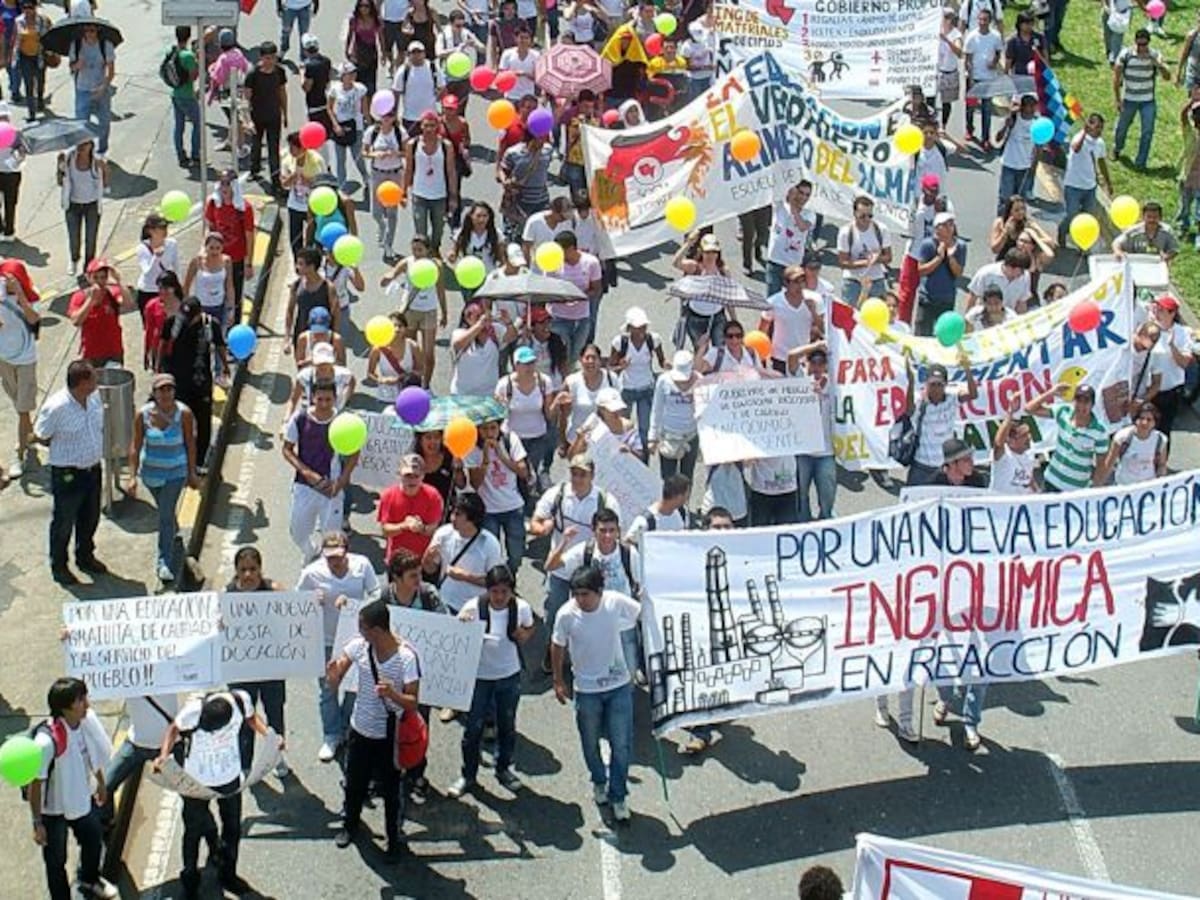 Estudiantes realizan ‘caminatón’ por la educación desde Boyacá hasta Bogotá