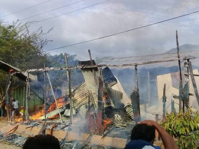 Incendio consume siete viviendas en Tiquisio, sur de Bolívar