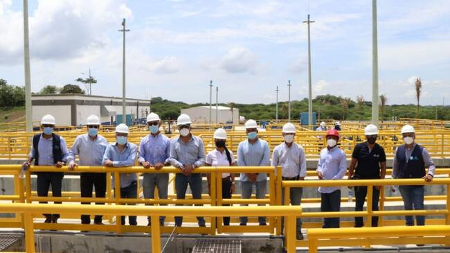 Los funcionarios realizaron un recorrido por el sistema lagunar, dos de las estaciones de bombeo de agua cruda y la nueva planta de potabilización