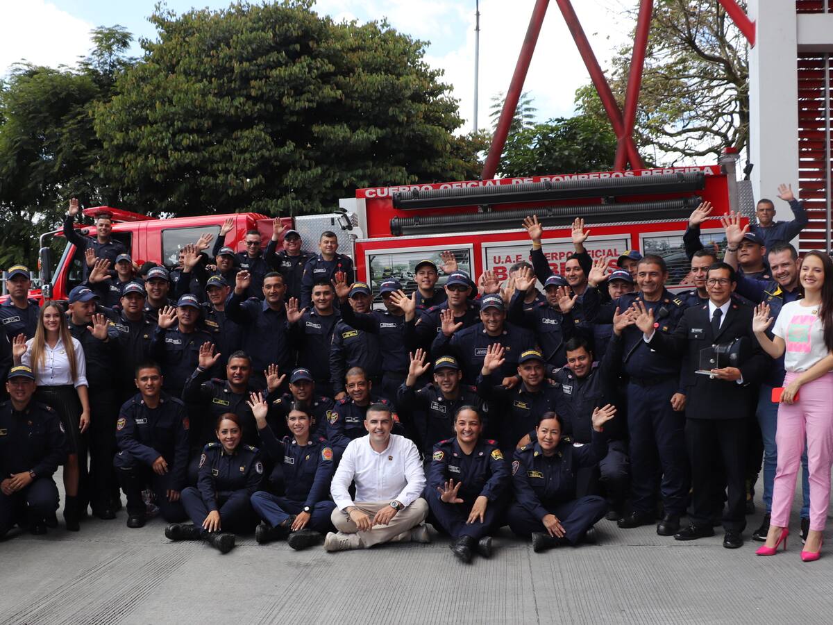 Bomberos de Pereira recibirá equipos por $2.500 millones para atender emergencias
