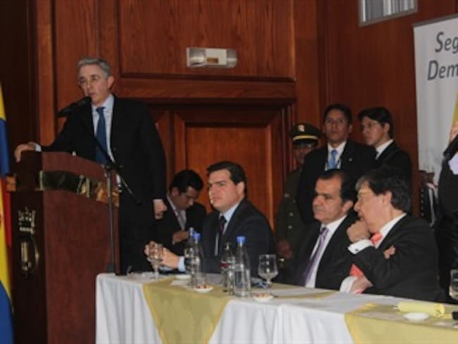 Uribe desde el Senado devolverá confianza a los colombianos: Centro Democrático