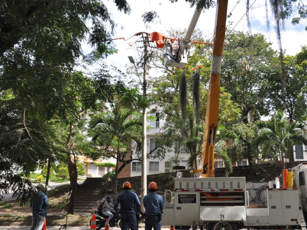 Empresa de Energía de Pereira inició las reparaciones del alumbrado público