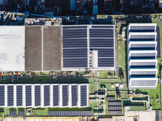 Promigas y Surtigas inauguraron planta solar en Caribe Plaza
