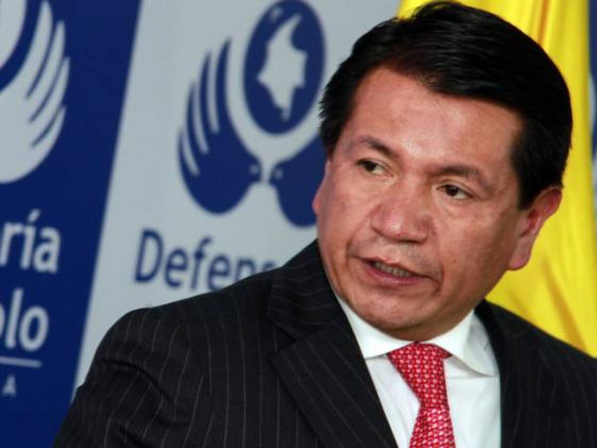 Defensor del Pueblo niega acoso sexual y descarta renunciar por acusaciones