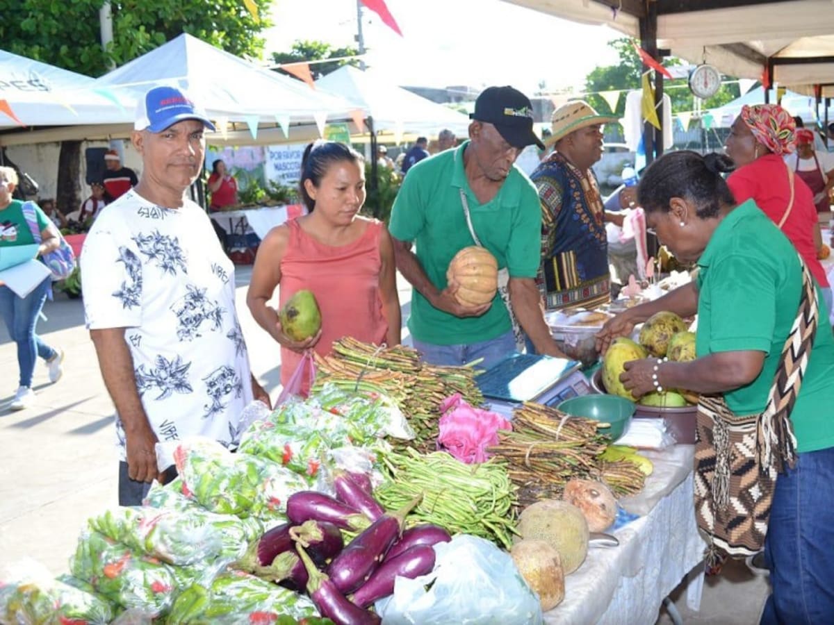 22 millones de pesos en ventas dejó último mercado campesino del año organizado por el PES