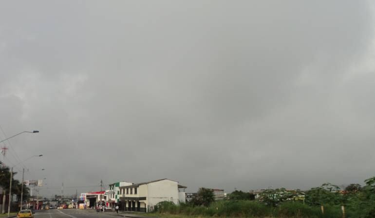 Desde las 5:20AM hasta las 9:00AM Toda la información local en Caracol Radio