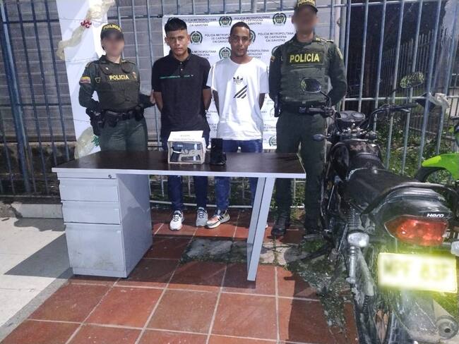 Dos capturados por hurto de motocicleta y celular en el barrio Las Gaviotas de Cartagena