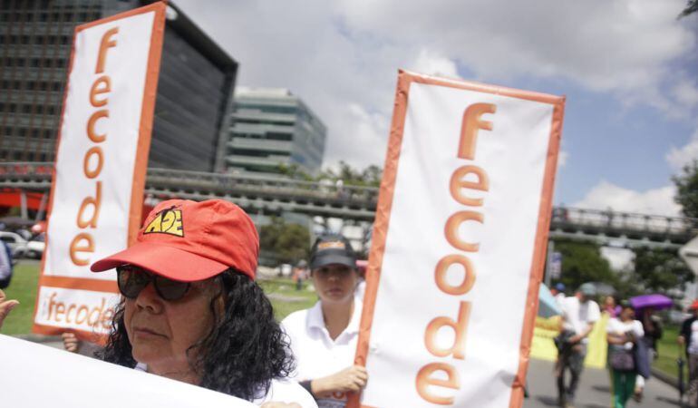 Protestas maestros y estudiantes 