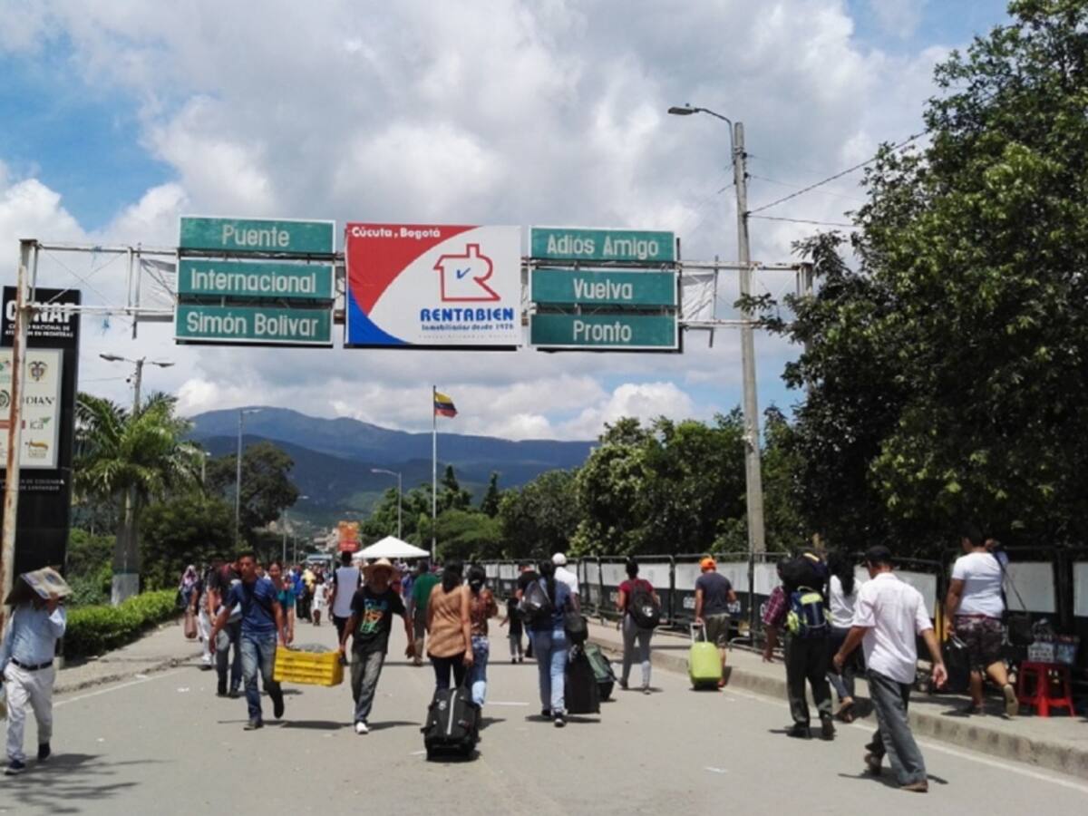Venezolanos aplauden la decisión gubernamental