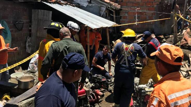 Cuatro muertos entre ellos un menor de edad tras caer en pozo séptico en Quimbaya
