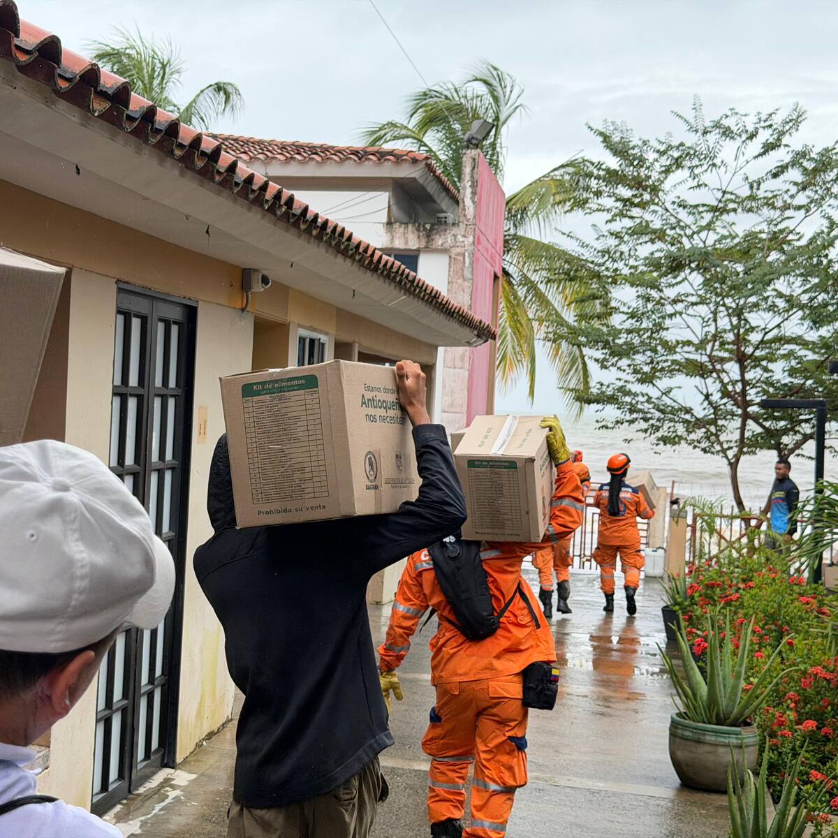 A Urabá ya han llegado más de tres mil ayudas humanitarias y en la tarde de hoy otras mil 200