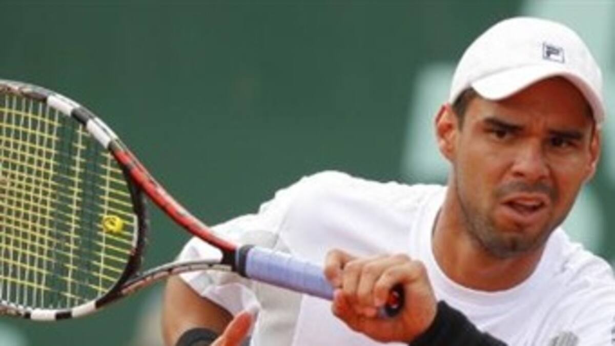 Alejandro Falla y Santiago Giraldo eliminados en torneos internacionales de tenis