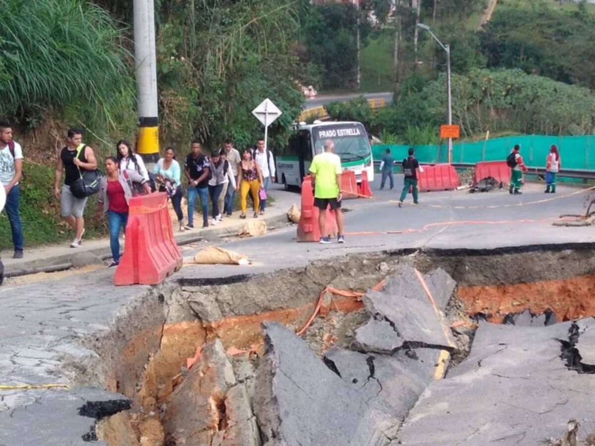 Con transbordo contrarrestan el derrumbe de San Antonio de Prado