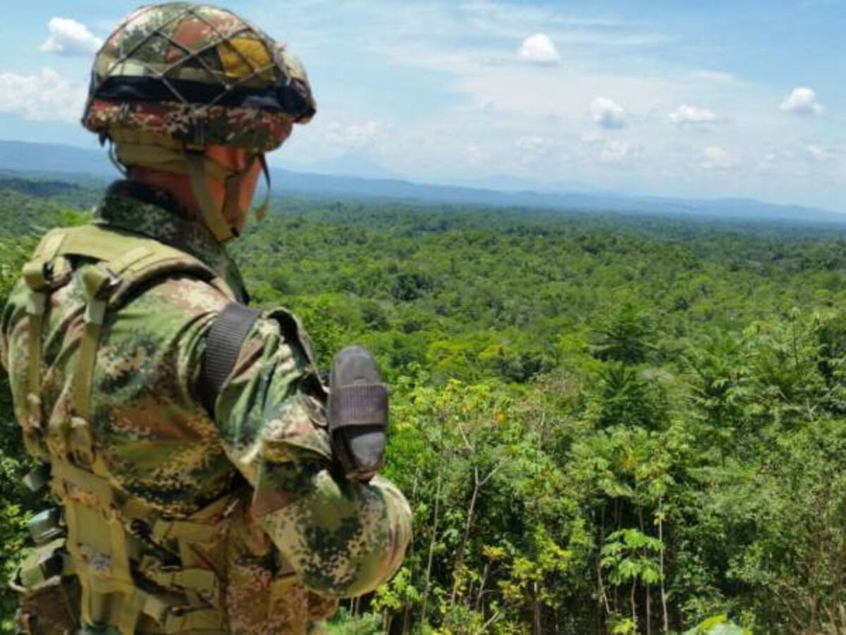 Dos soldados muertos y un civil herido en Chaparral, Tolima