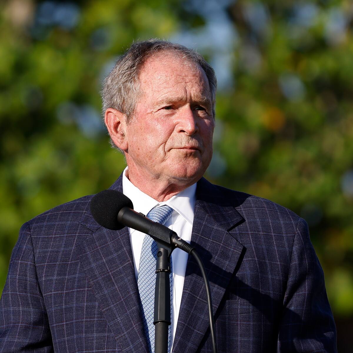 Embajador de Colombia en Washington condecoró a George W. Bush con la Cruz de Boyacá